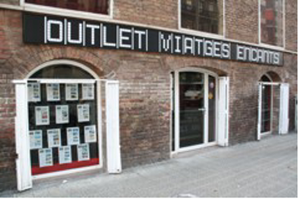 A.A.Viajes Outlet, Agencias de viajes