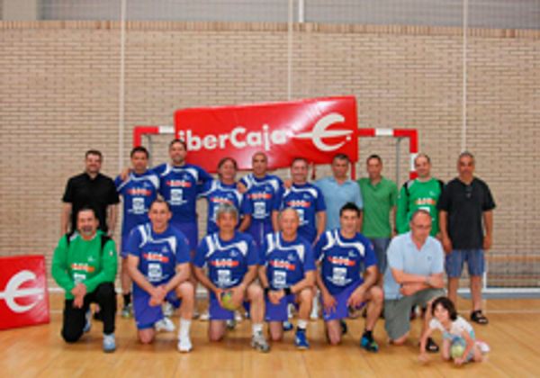 Patrocinamos al equipo de veteranos de Balonmano de Zaragoza en el Campeonato de España