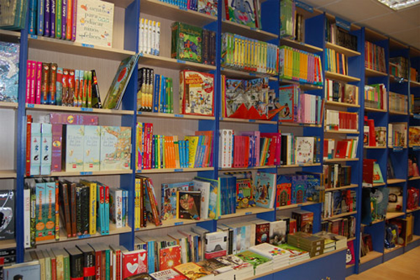 La red de franquicias Librería Abecedario crece con una nueva apertura en Badajoz
