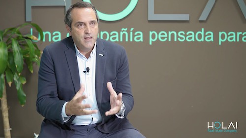 HOLA! España lanza la Entrevista a Curro Ávalos. CEO de la com...