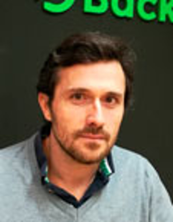 Entrevista a Raúl Alvear Naranjo, franquicia Back Móvil