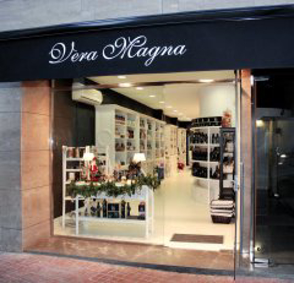 Vera Magna inaugura en Barcelona