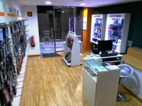 TECNYSHOP MÓVILES EN ESTELLA (Navarra)