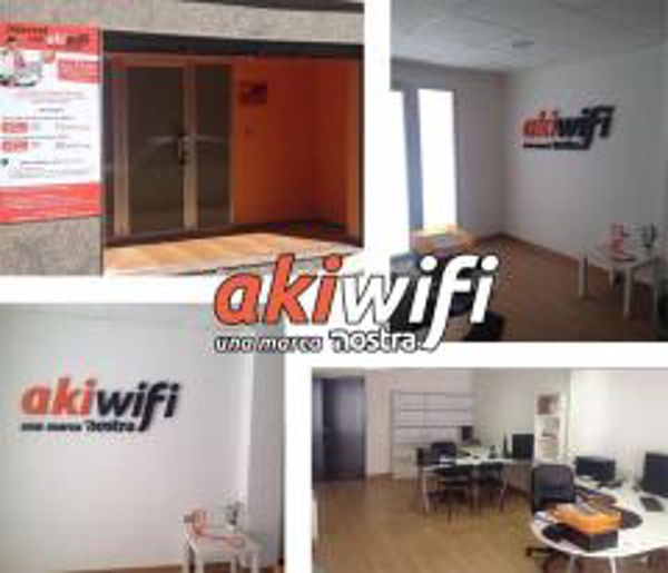 AKIWIFI ELCHE ESTRENA NUEVA OFICINA