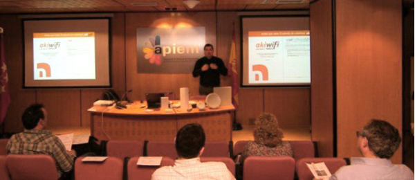 El modelo de franquicia de akiwifi despierta el interés de los asociados de Apiem