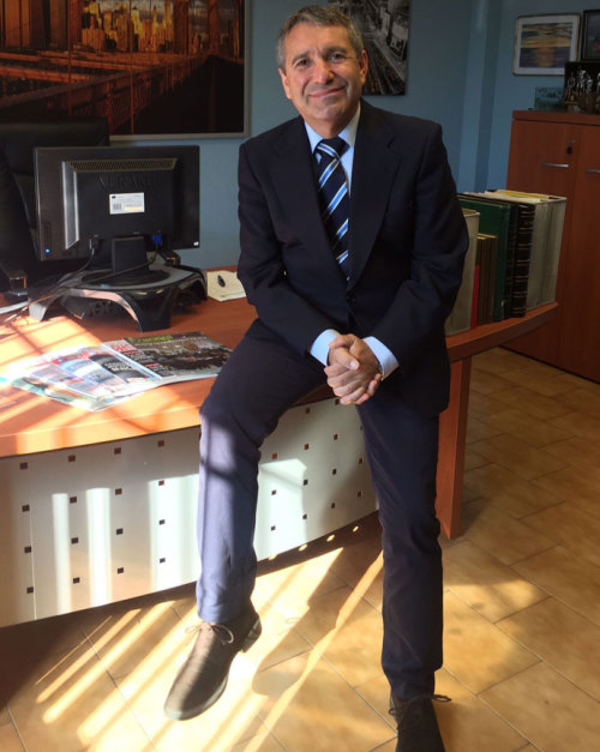 La franquicia Color Plus nos abre las puertas, y Antonio Hernández Sánchez Director Comercial nos habla acerca del negocio.
