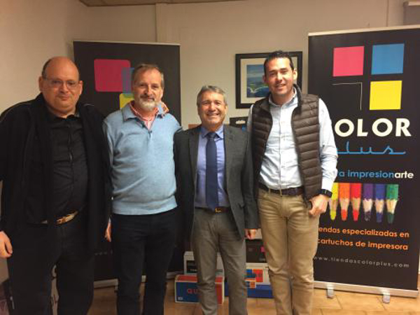 LOS NUEVOS FRANQUICIADOS DE COLOR PLUS FINALIZAN EL CURSO DE FORMACION