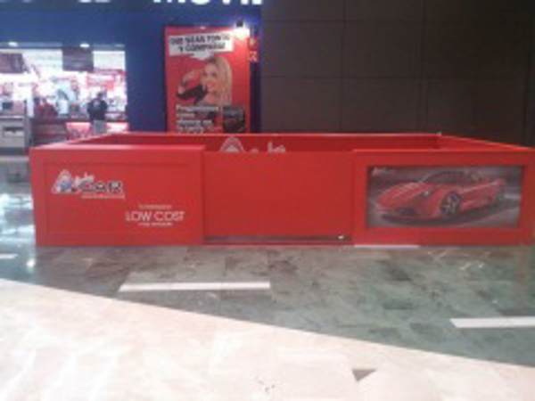 El stand de la franquicia BabyCar en el Centro Comercial Isla Azúl de Madrid