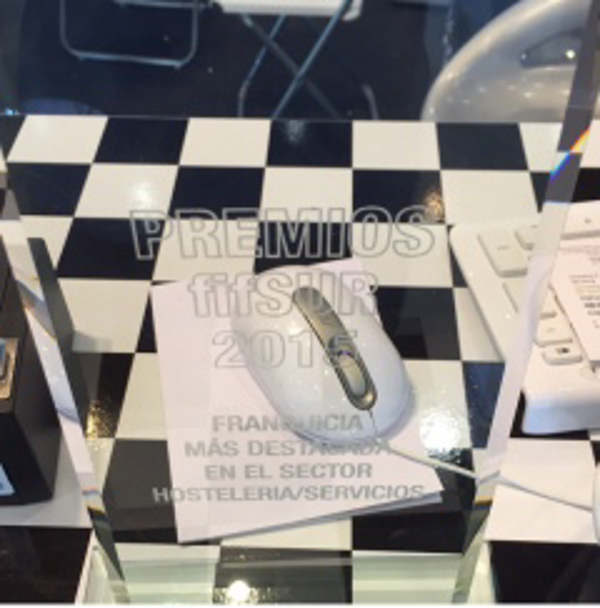Tuttocars recibe en Fifsur el premio a 'La Franquicia mas destacada en el sector Hostelería/Servicios'