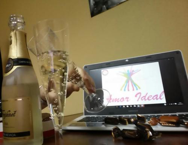 Buscar pareja, amigos,citas a ciegas..un negocio de exíto de la mano de Amor Ideal