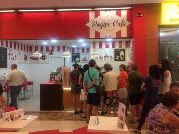 NUEVA apertura YOGUR CAFÉ en MADRID