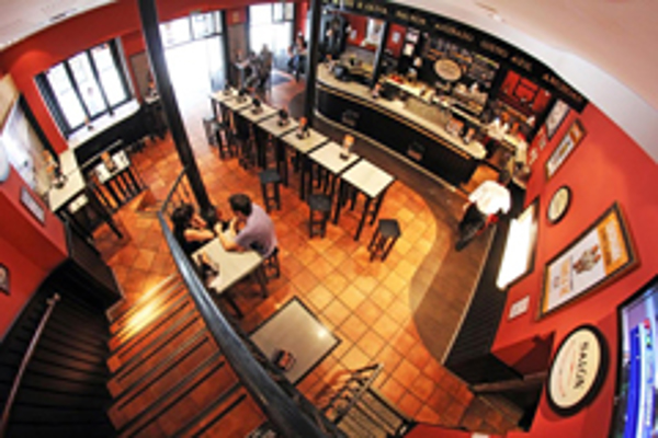 Restalia registró récord de aperturas gracias a sus franquicias 100 Montaditos y La Sureña