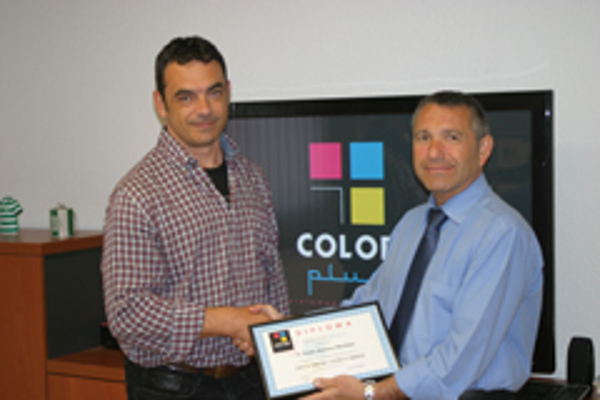 La franquicia Color Plus Mataró obtiene el certificado del curso de formación