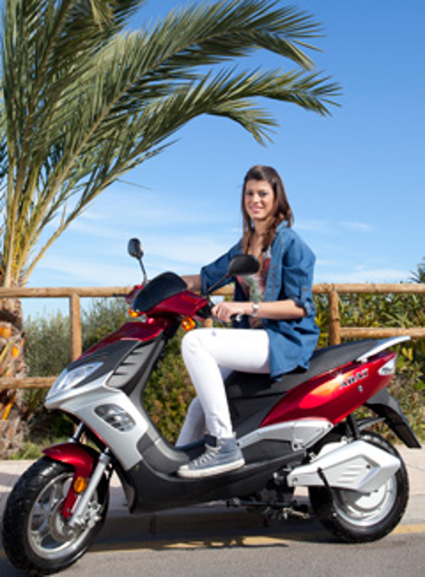 La franquicia Abat celebra las nuevas ayudas para la adquisición de vehículos eléctricos