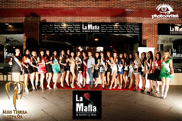 La franquicia La Mafía recibe a las integrantes del concurso Miss Tierra España 2013