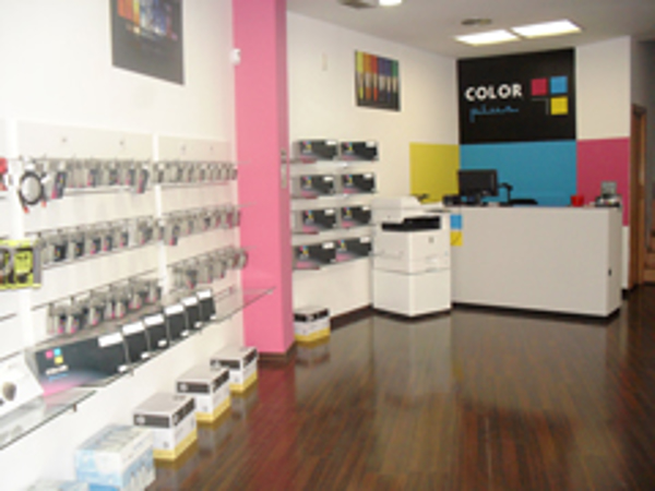 Apertura de la franquicia Color Plus Utebo