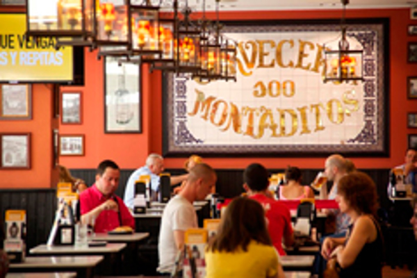 Una nueva franquicia 100 Montaditos llega al sur de la Isla