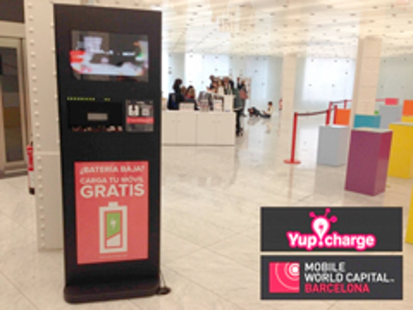 Cargadores de la franquicia Yup!Charge en el Mobile World Congress 2014