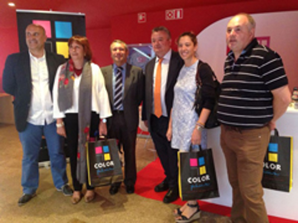 La red de franquicias Color Plus, muy bien acompañada en la feria del empleo de Pontevedra