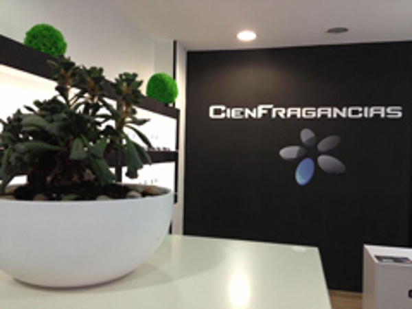 La red de franquicias CienFragancias prepara su nueva línea de productos complementarios