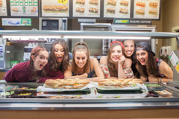La franquicia Subway presenta el grupo musical Cimorelli a sus fans en su primera visita a España