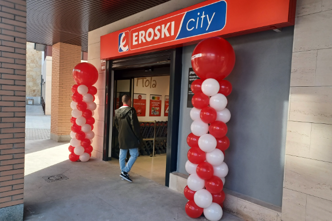 Eroski inaugura un nuevo supermercado franquiciado en Boadilla del Monte, en Madrid
