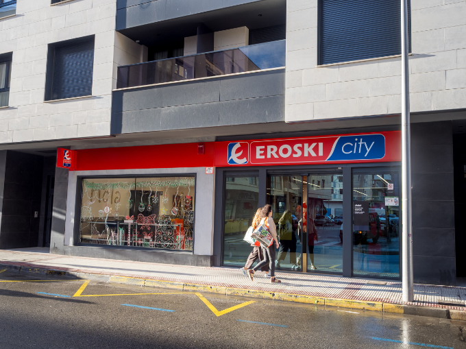 La franquicia Eroski inaugura un nuevo supermercado en Calahorra, La Rioja