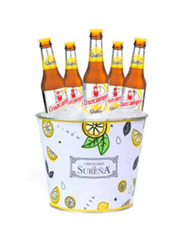 Los nuevos cubos de las franquicias Cervecería La Sureña son todo un éxito entre los clientes