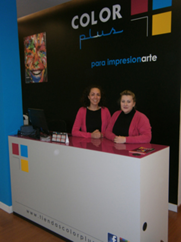 Color Plus inaugura una nueva franquicia en León