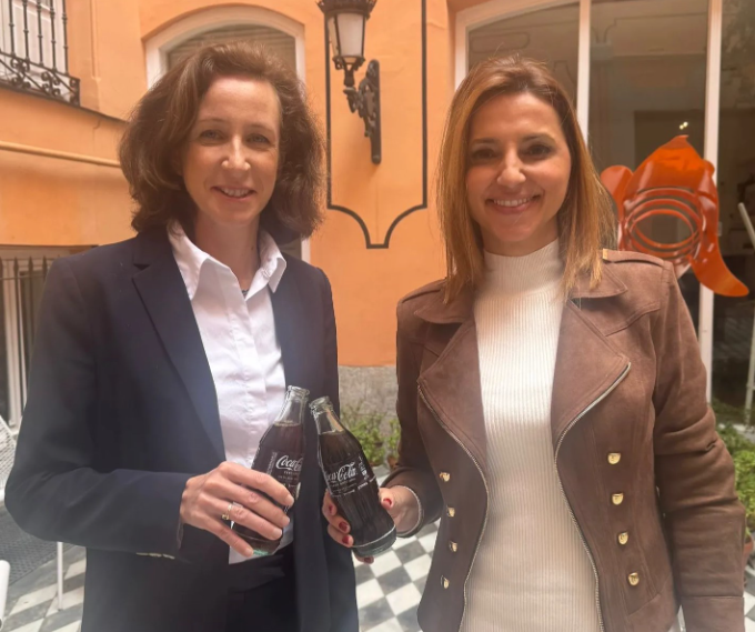 La franquicia Carrefour y Coca-Cola Europacific Partners Iberia acuerdan impulsar conjuntamente la sostenibilidad en sus operaciones