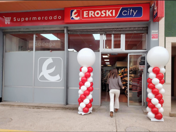 La franquicia Eroski, inaugura un nuevo supermercado franquiciado en Fustinañana, Navarra. 