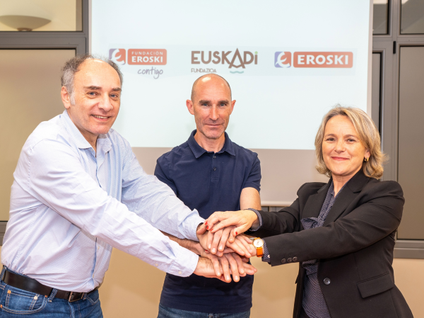 La franquicia Eroski renueva su colaboración con la fundación Euskadi para promover hábitos de vida saludables a través del deporte