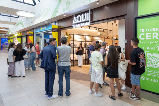 La franquicia Aqui tu Reforma abre nueva tienda en el Centro Comercial Carrefour Alcobendas en el marco de su alianza estratégica con Carmila