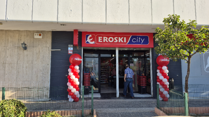 Eroski inaugura un nuevo supermercado franquiciado en Sevilla