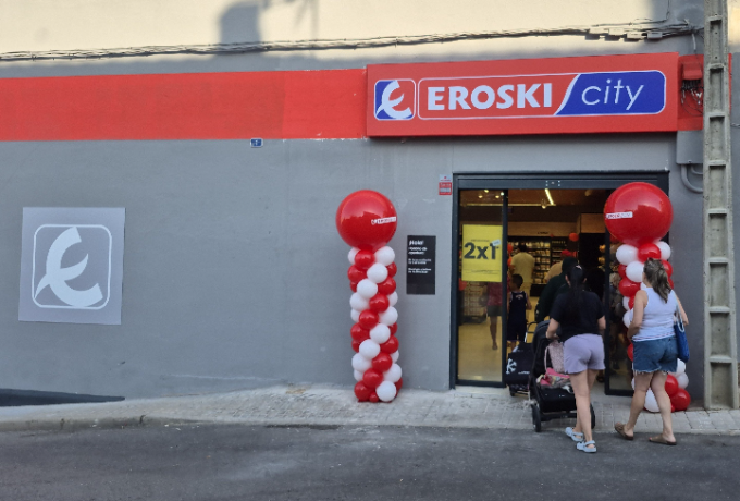 Eroski inaugura un nuevo supermercado franquiciado en el Vellón, Madrid