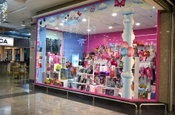 La red de franquicias Minnistore presente en el C.C. "Los Valles" (Madrid)