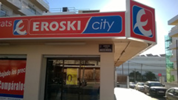 Eroski inaugura su primera franquicia en Ibiza en 2015