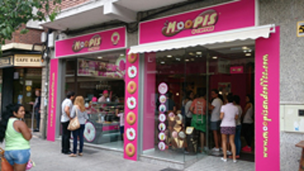 Inauguración de nueva franquicia Moopis & Coffee en Casteldefels