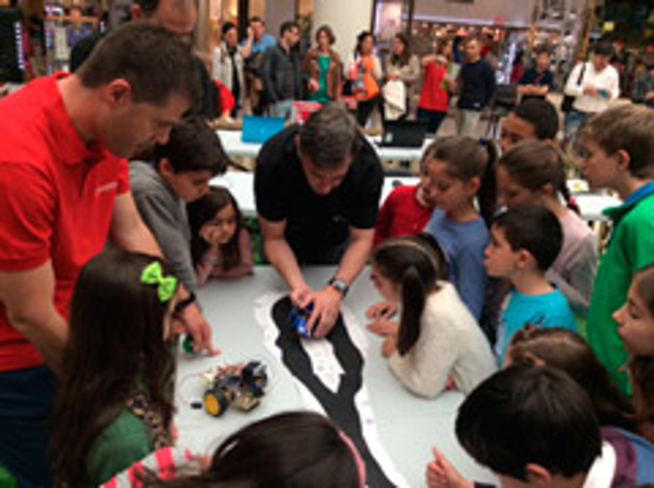La franquicia Enseñalia potencia la imaginación de los niños con sus talleres de robótica en Pamplona