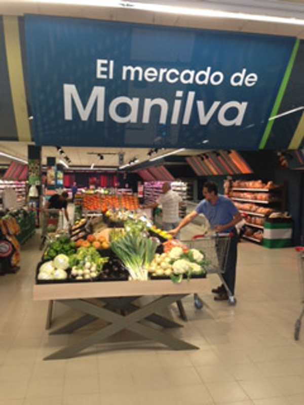 Eroski transforma su franquicia de Manilva para potenciar la oferta de productos frescos de temporada  