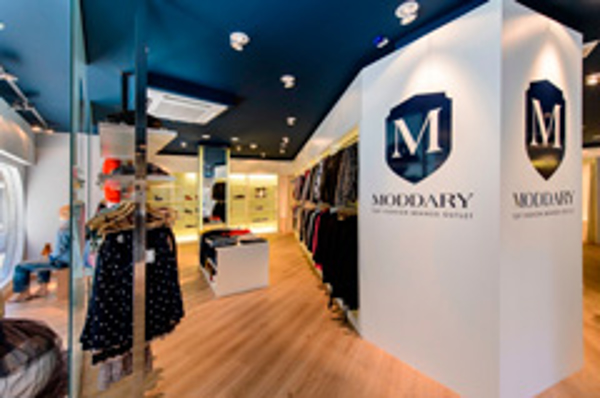 Moddary firma su primer contrato de franquicia