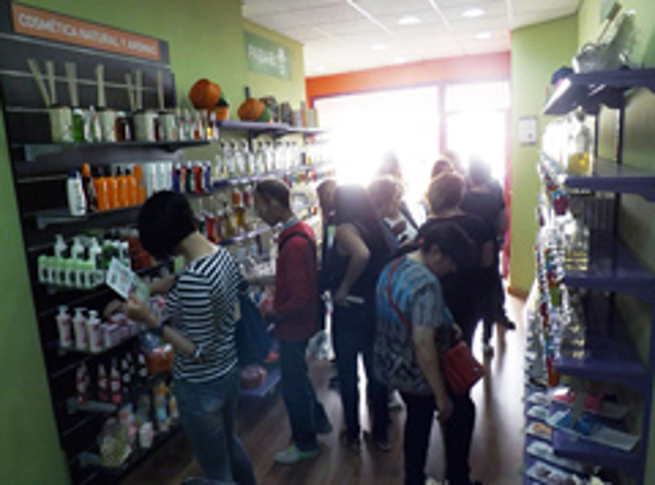 Cerca de 100.000 personas compraron en las franquicias de La Botica de los Perfumes en el mes de junio