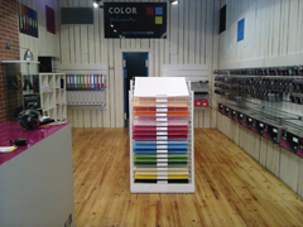 La nueva franquicia Color Plus Pamplona abre al público
