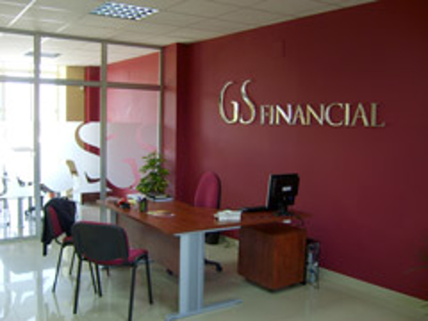 Según la franquicia GS Financial, la hipoteca del español medio es en pareja, cuotas de 760 euros y créditos a interés variable