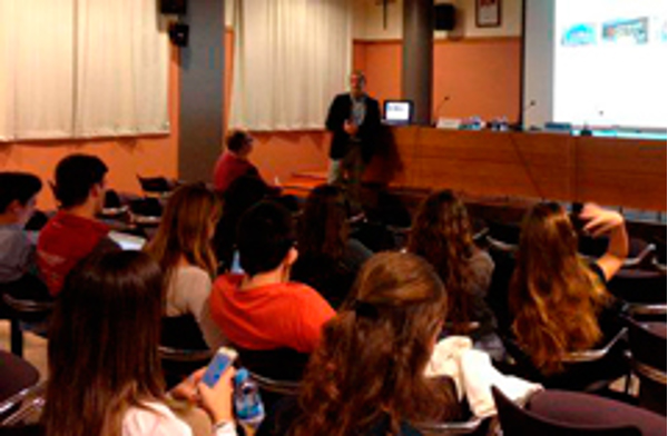 La red de franquicias MaxDream en la Universidad