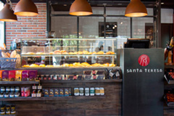 Santa Teresa inicia su proceso de expansión en el sector retail con la firma de su primera franquicia