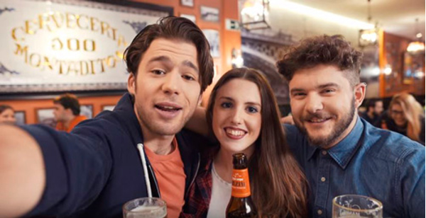 Los millennials se manifiestan a través del nuevo spot de las franquicias 100 Montaditos