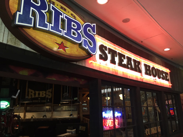 Ribs inaugura tres nuevas franquicias en abril