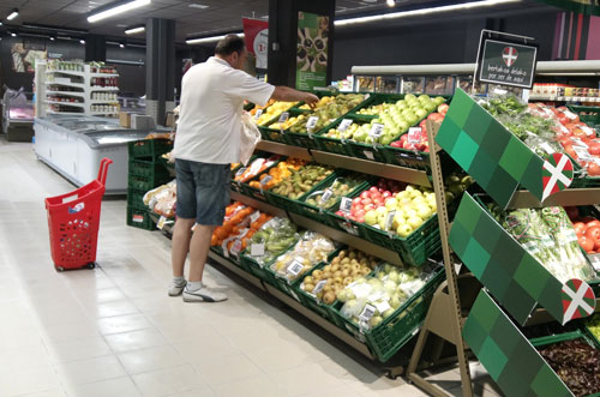 La red de franquicias Eroski inaugura un supermercado franquiciado en Aia