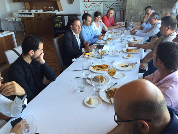 Firma de convenio de colaboración entre la franquicia Ahorralia.es y la asociación de campos de Golf de la Costa Blanca